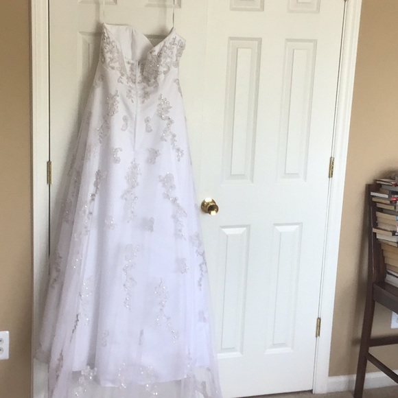 Davids Bridal Wedding -Size 14 tailored to a 10/12 - Picture 1 of 9